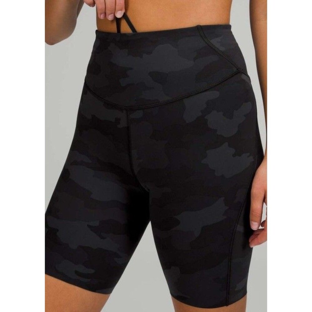 Lululemon Size 12 Base Pace High-Rise Short 8” Black Camouflage